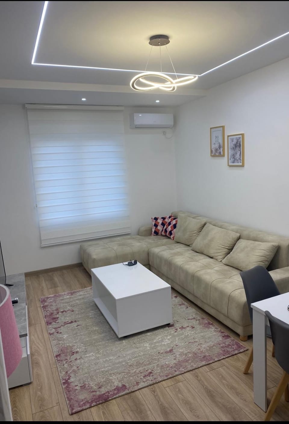 Living room, Seating area, air conditioner
