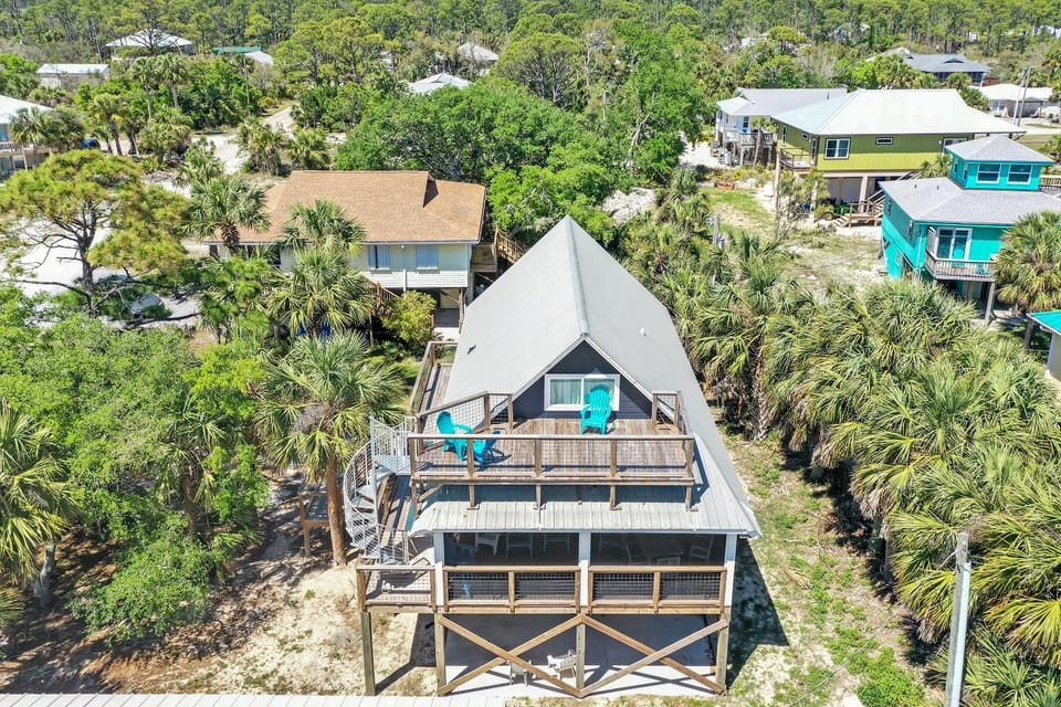 Latitude Adjustment by Pristine Properties Vacation Rentals House in Florida
