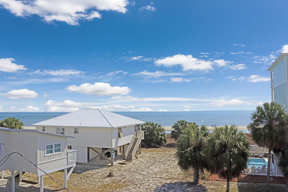 Latitude Adjustment by Pristine Properties Vacation Rentals House in Florida