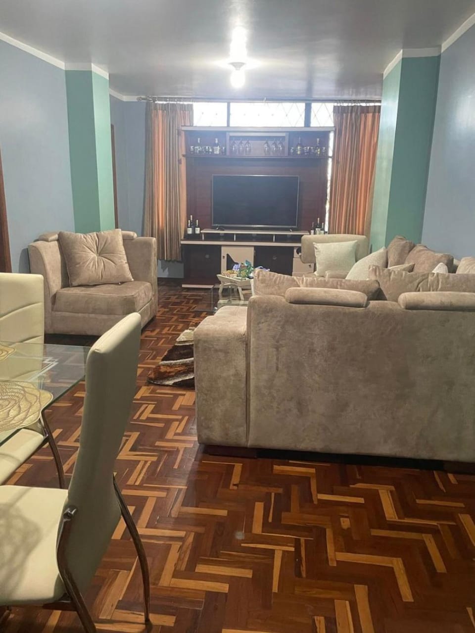 Living room, Seating area