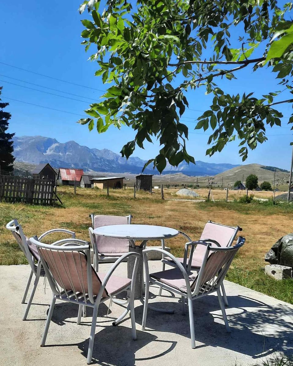 Vikendica Iskra House in Montenegro