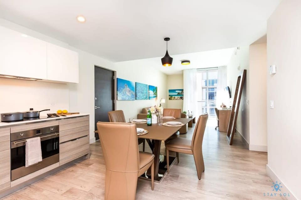 Perfect Relax-Rooftop Pool & Hot Tub - Up to 6 Apartment in Hollywood Beach