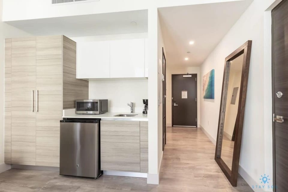 Amazing Pool - Gym - Hot Tub - Near Beach House in Hollywood Beach