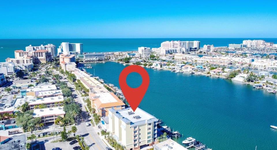 Waterfront -3BR - 2Kings -Pool Balcony - Beach Apartment in Clearwater Beach
