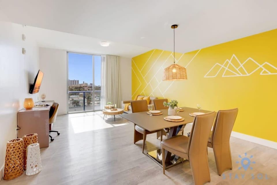 Lovely Apartment - Hollywood Beach - Rooftop Pool Apartment in Hollywood Beach