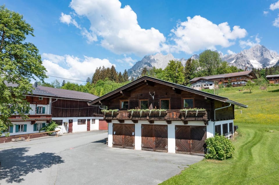 Property building, Day