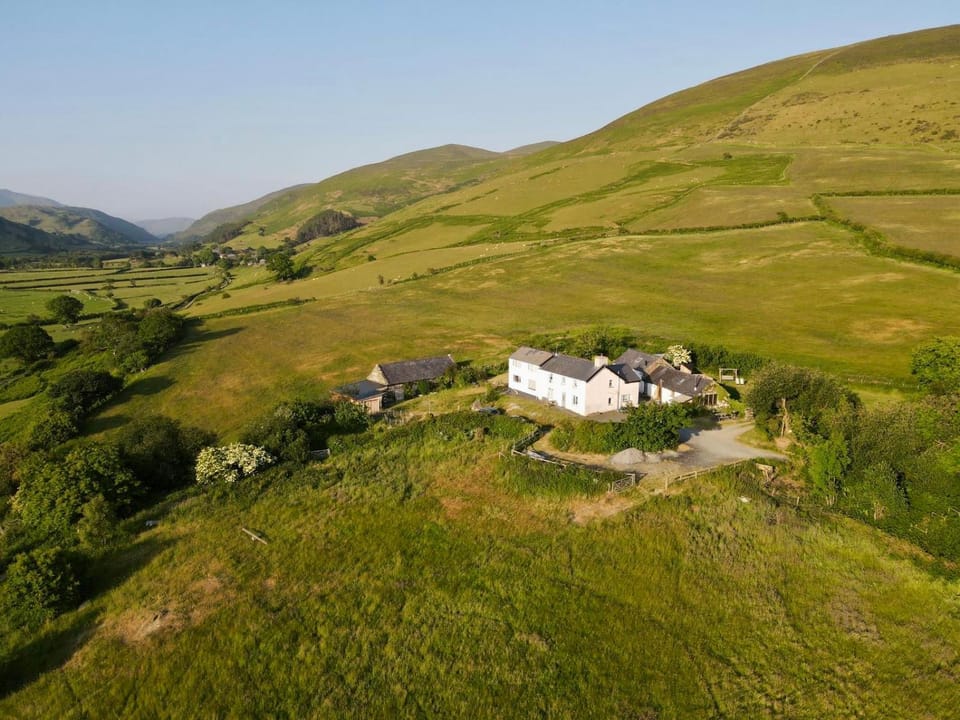 Property building, Bird's eye view, Mountain view