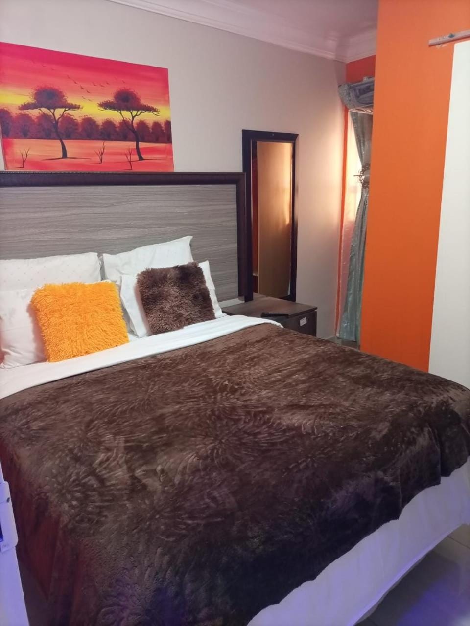 Munach Guest Lodge Bed and Breakfast in Gauteng
