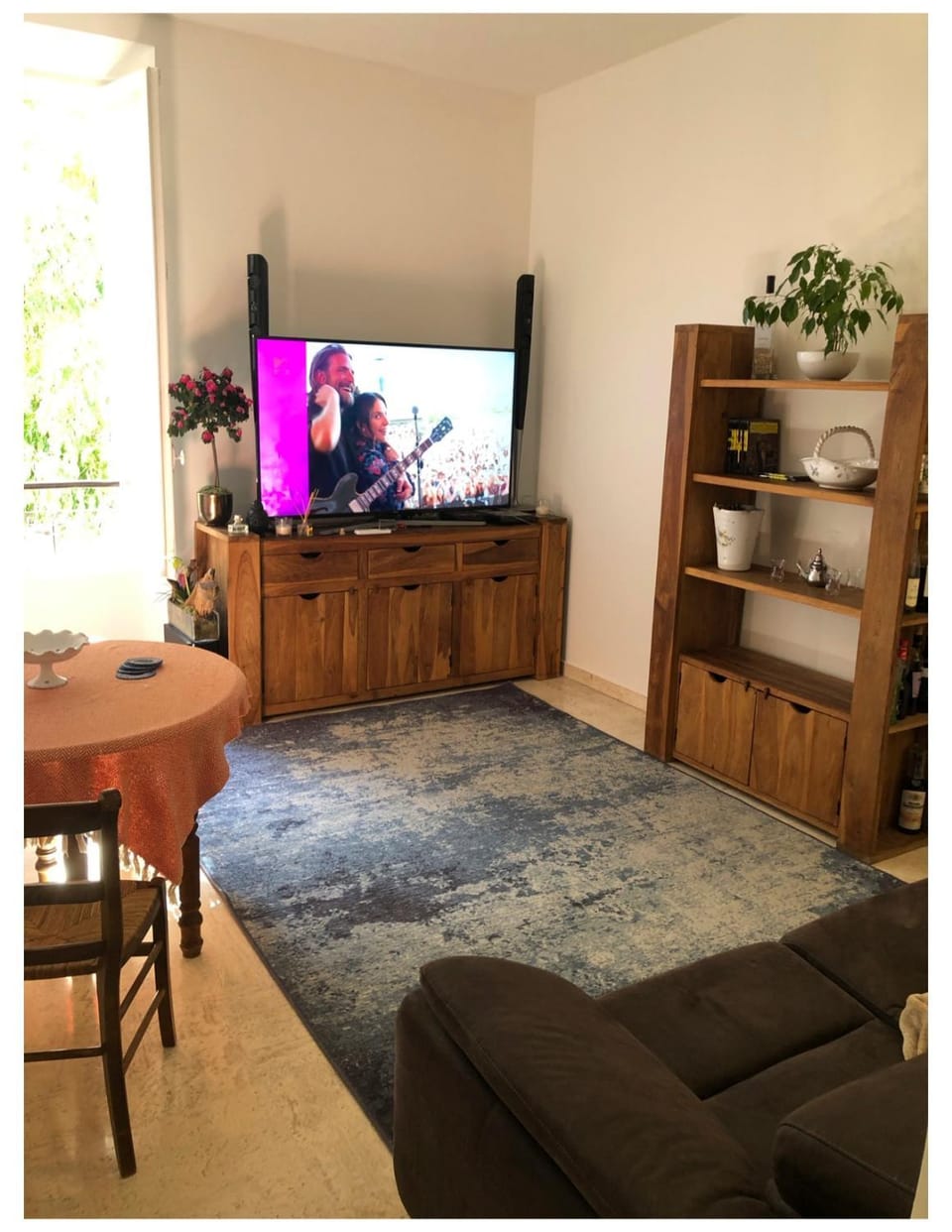 Communal lounge/ TV room, TV and multimedia, Living room, Seating area, Dining area, Evening entertainment