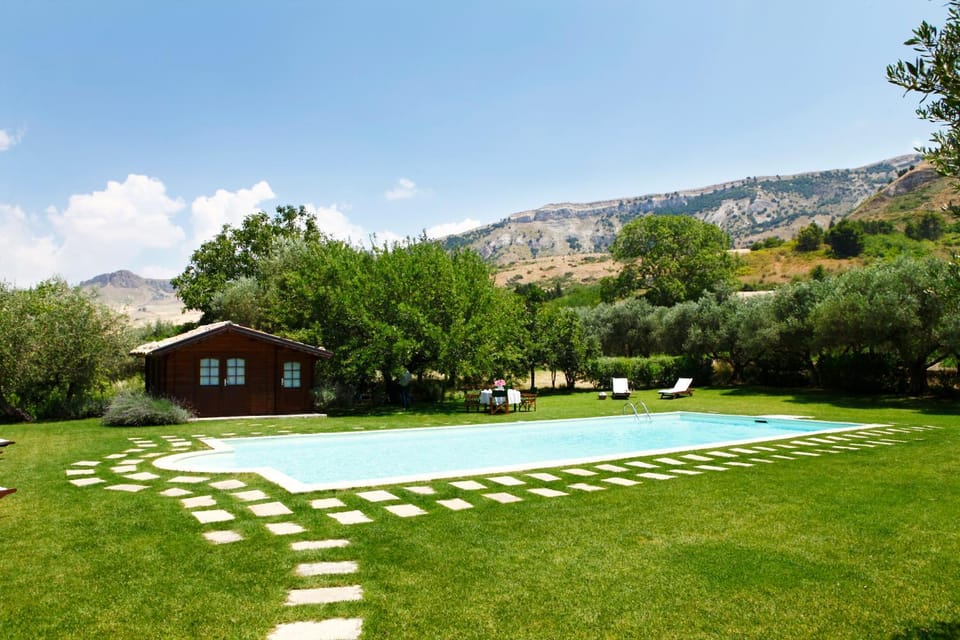 Nearby landmark, Spring, Day, Natural landscape, Garden, Garden view, Mountain view, Pool view, Swimming pool, sunbed