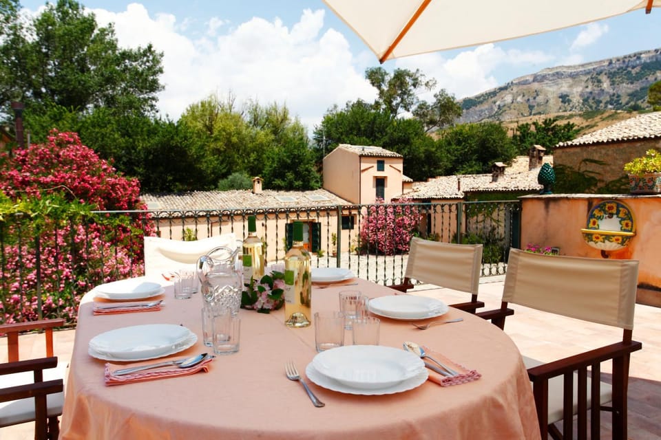 Spring, Day, Natural landscape, View (from property/room), Balcony/Terrace, Balcony/Terrace, Dining area, Mountain view