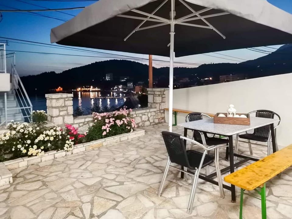 View (from property/room), Balcony/Terrace, Sea view
