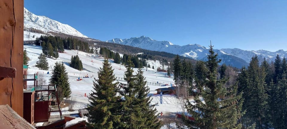 Résidence Belles Challes - Studio 4 personnes à Arc 1800 skis aux pieds et proche des commerces dans le village du Charvet MAE-6572 Apartment in Landry