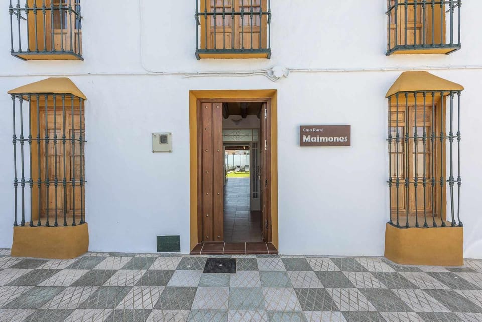 Property building, Facade/entrance