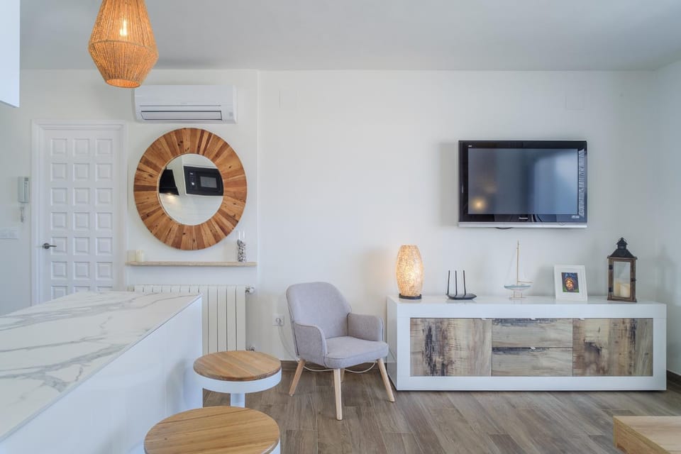 Communal lounge/ TV room, Living room