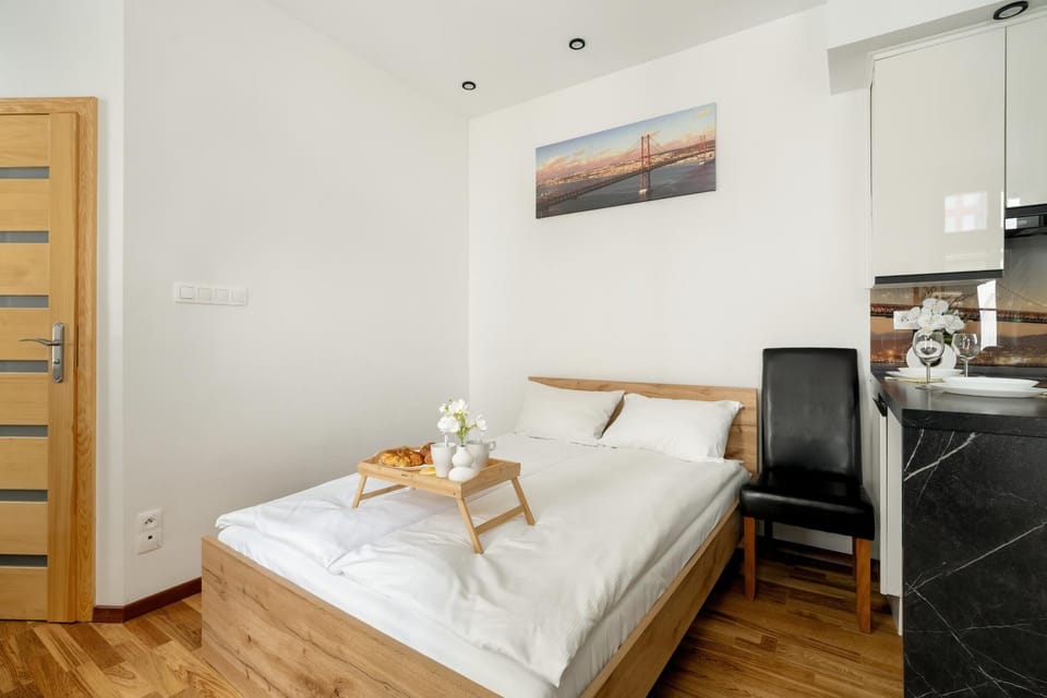 Bed, Kitchen or kitchenette, Photo of the whole room, Bedroom, towels