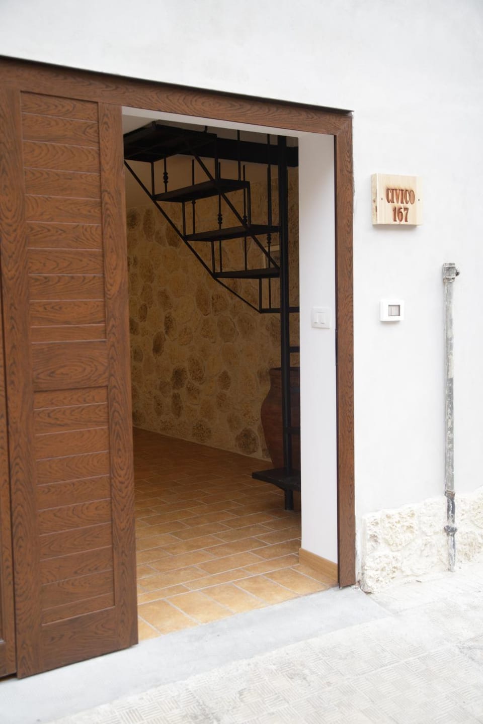 Facade/entrance