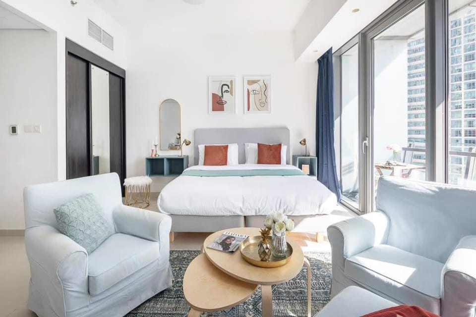 Frank Porter - Silverene Tower B Apartment in Dubai