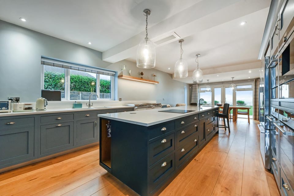 View (from property/room), Dining area, Garden view, Sea view, kitchen