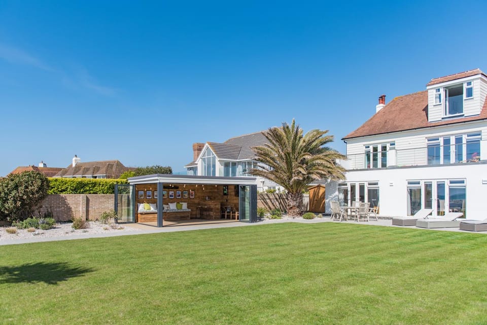 Property building, Garden, Garden, Lounge or bar