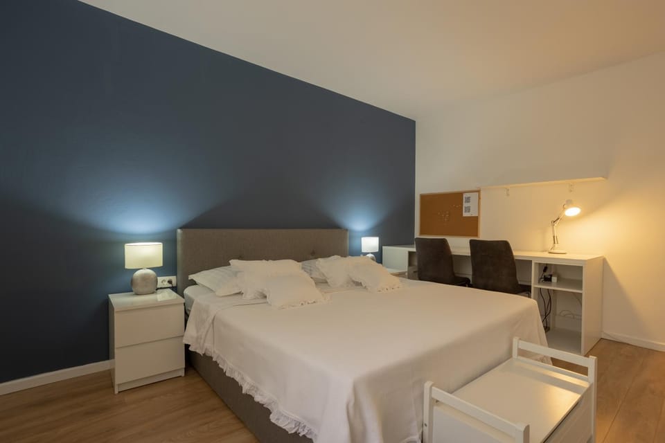 Bed, Bedroom