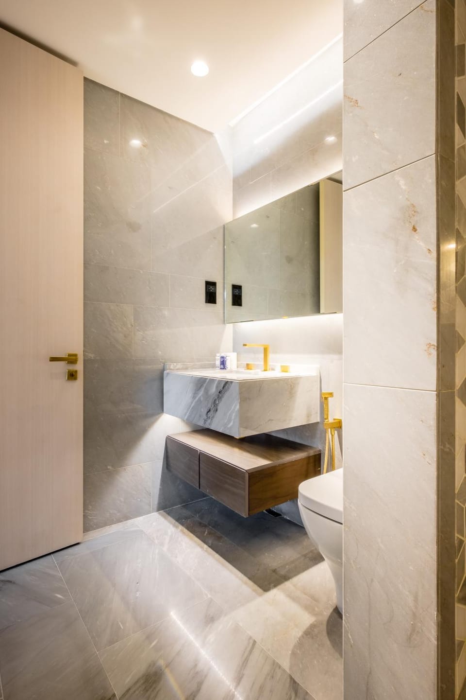 FIVE Palm Jumeirah Residences - Mint Stay Apartment in Dubai