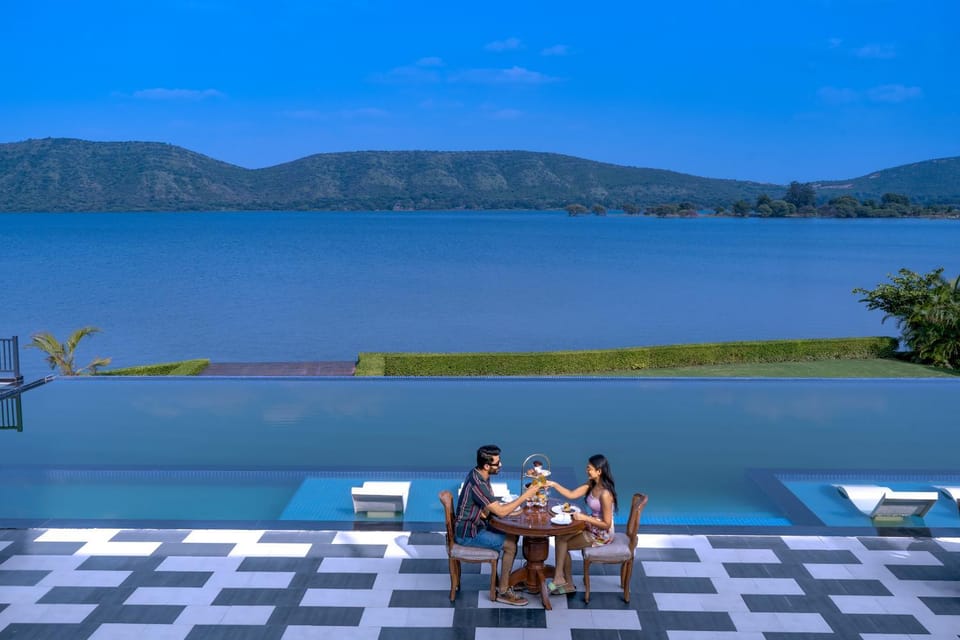 Swimming pool, Dinner