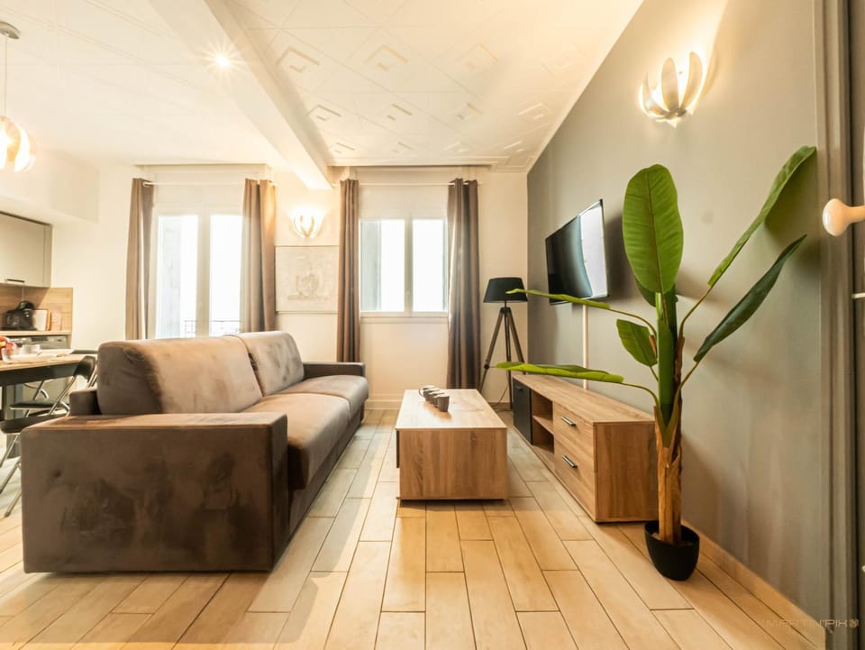 Communal lounge/ TV room, TV and multimedia, Living room, Seating area