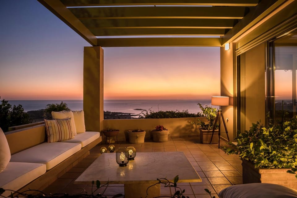 Patio, Natural landscape, View (from property/room), Balcony/Terrace, Seating area, Dining area, Sea view, Sunrise