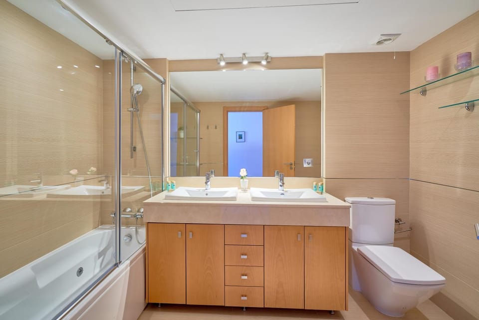 Shower, Toilet, Bathroom, Bath