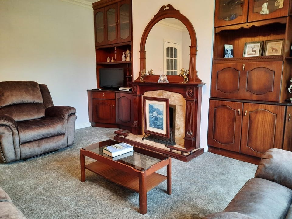4 Bedroom, 15 min to Limerick city Quiet Retreat. House in County Limerick