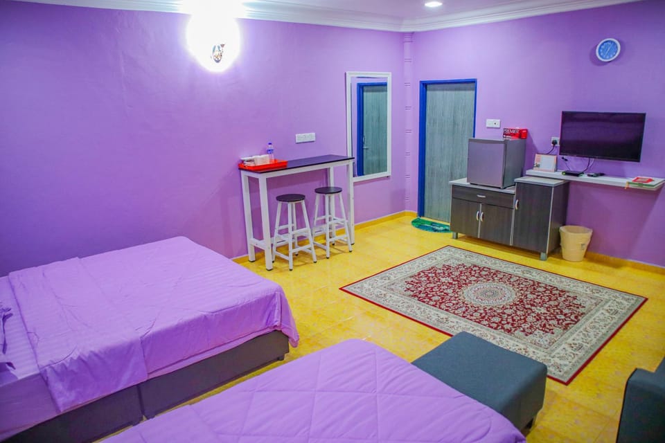 Communal lounge/ TV room, TV and multimedia, Living room, Photo of the whole room, Seating area