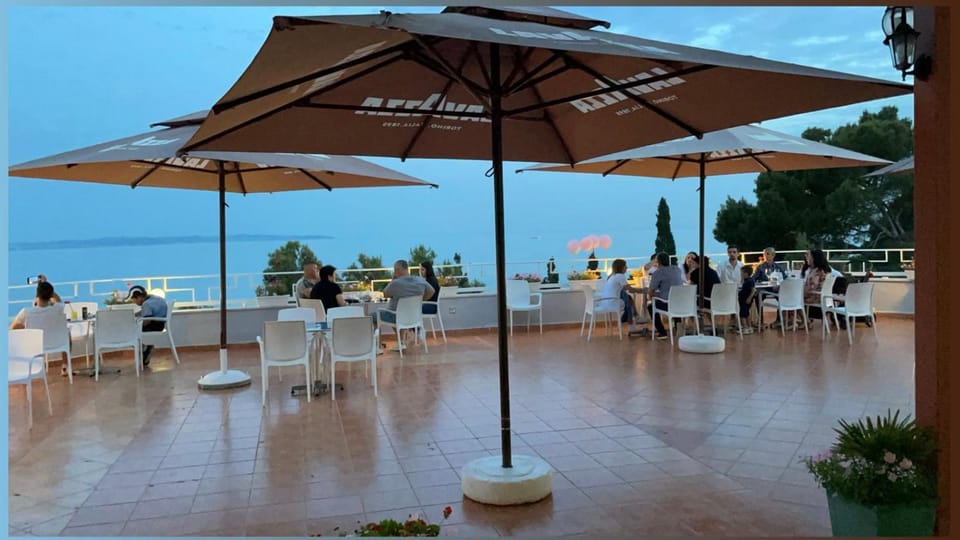 Lounge or bar