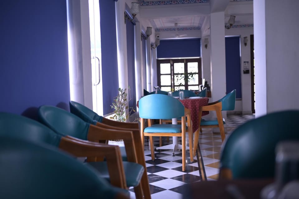 Restaurant/places to eat, Dining area