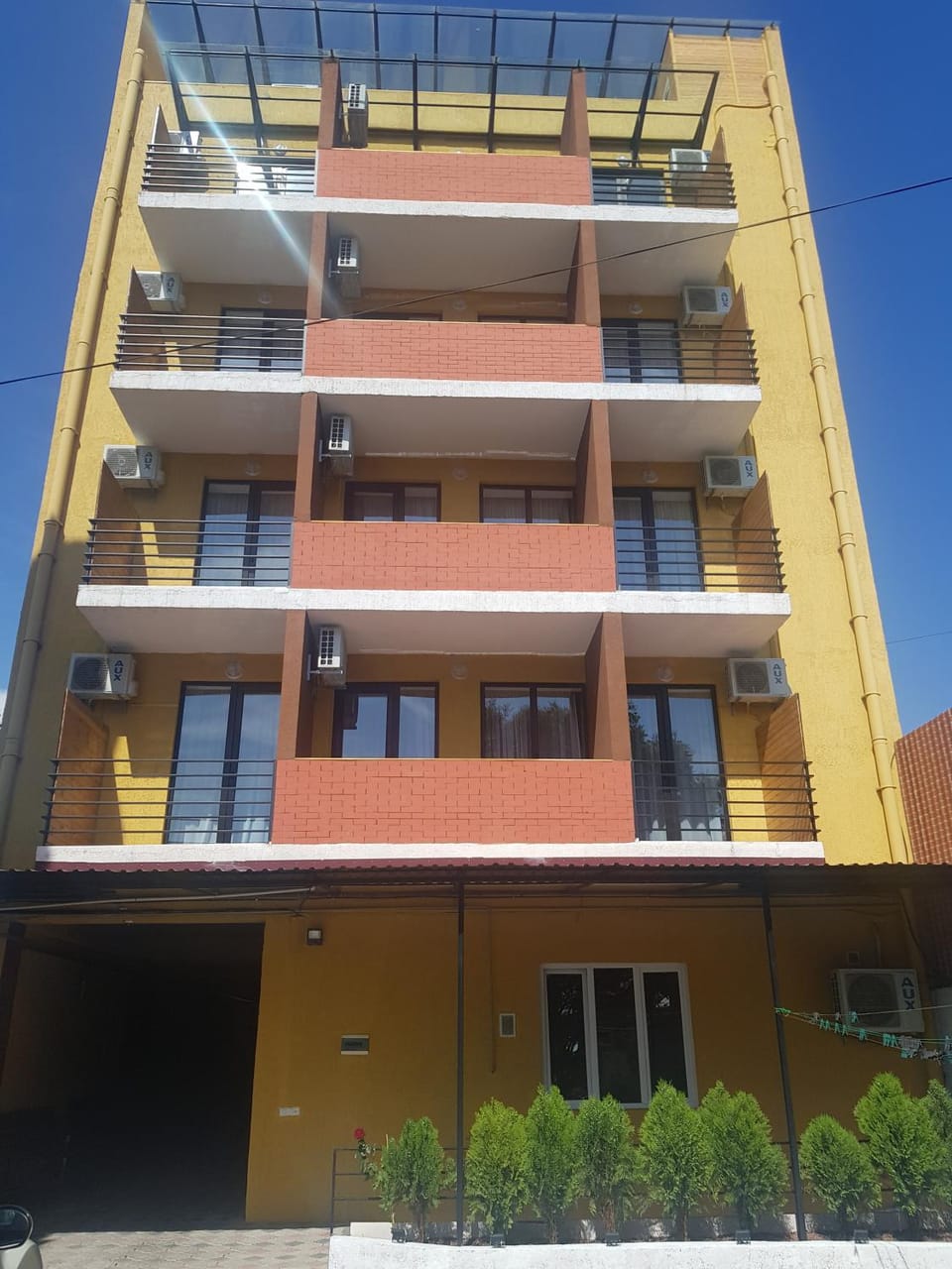 Facade/entrance