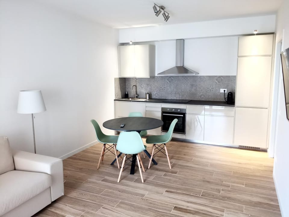 Dining area, kitchen