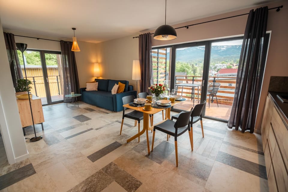 View (from property/room), Balcony/Terrace, Seating area