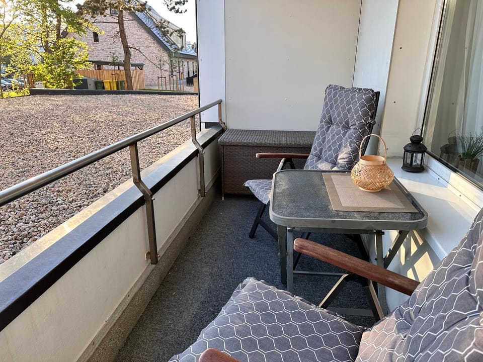 Patio, Day, View (from property/room), Balcony/Terrace, Living room, Seating area, Dining area