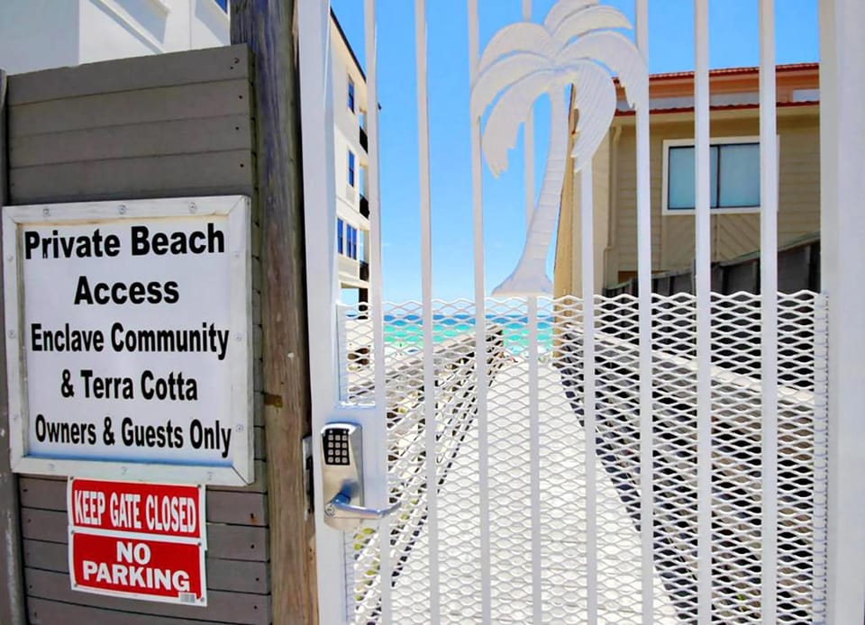 Ocean Breeze Cottage House in Destin