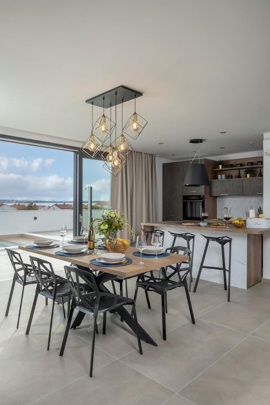 Food and drinks, Dining area, Food