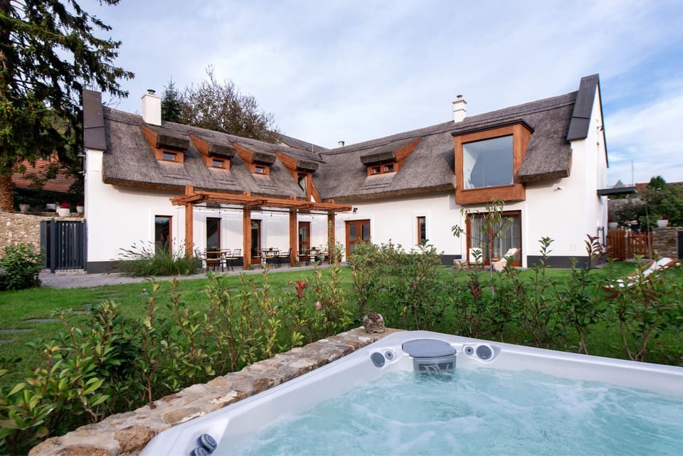 Garden, Swimming pool