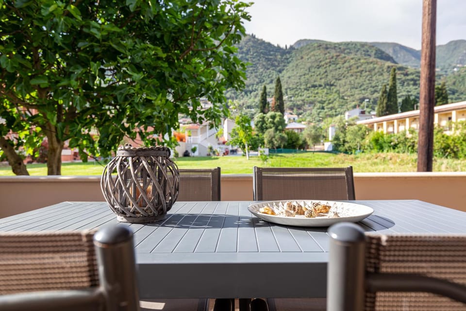 Patio, Balcony/Terrace, Mountain view