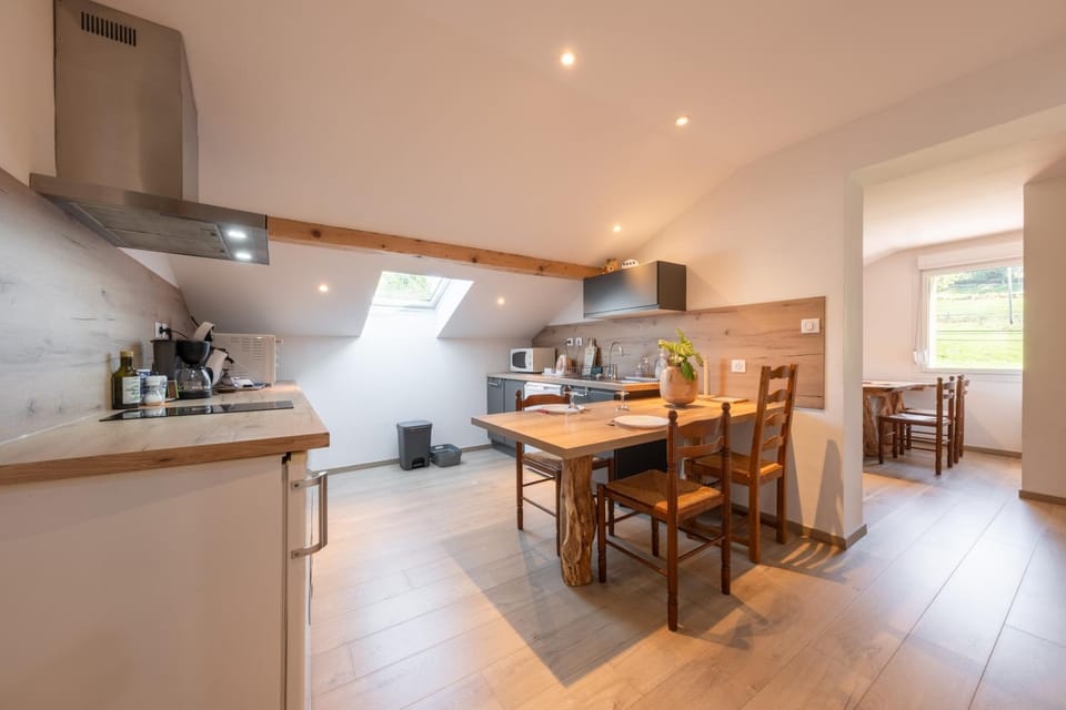 Property building, Kitchen or kitchenette, Living room