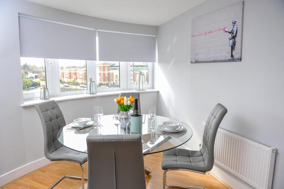 Seating area, Dining area