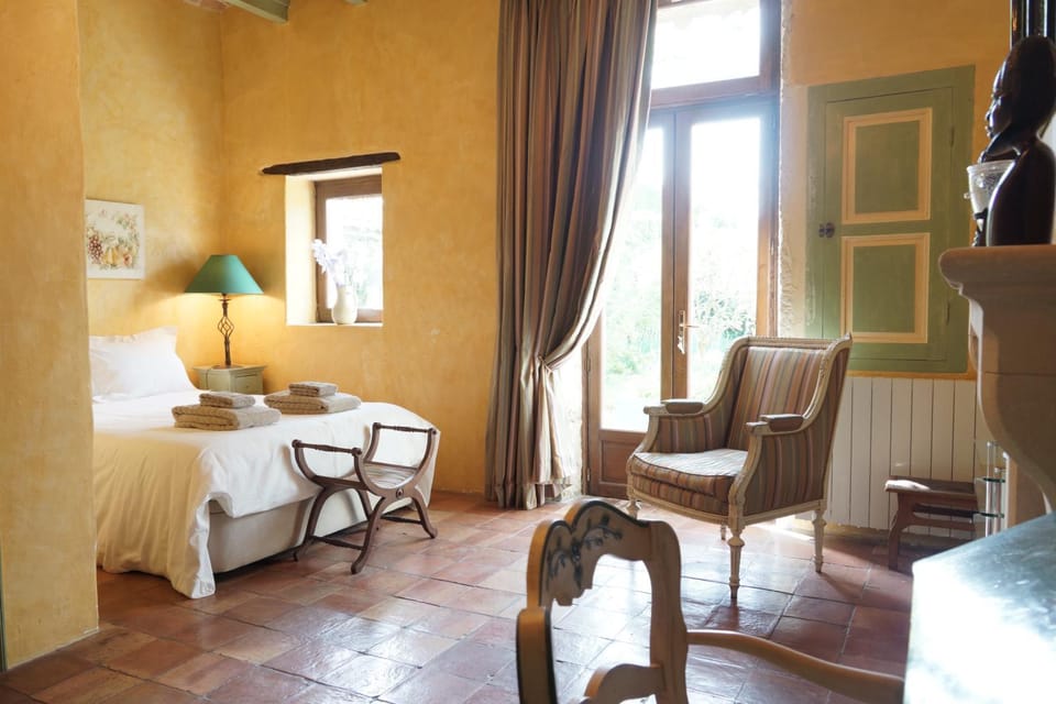 Shower, Photo of the whole room, Bedroom, Sunset, flat iron, air conditioner