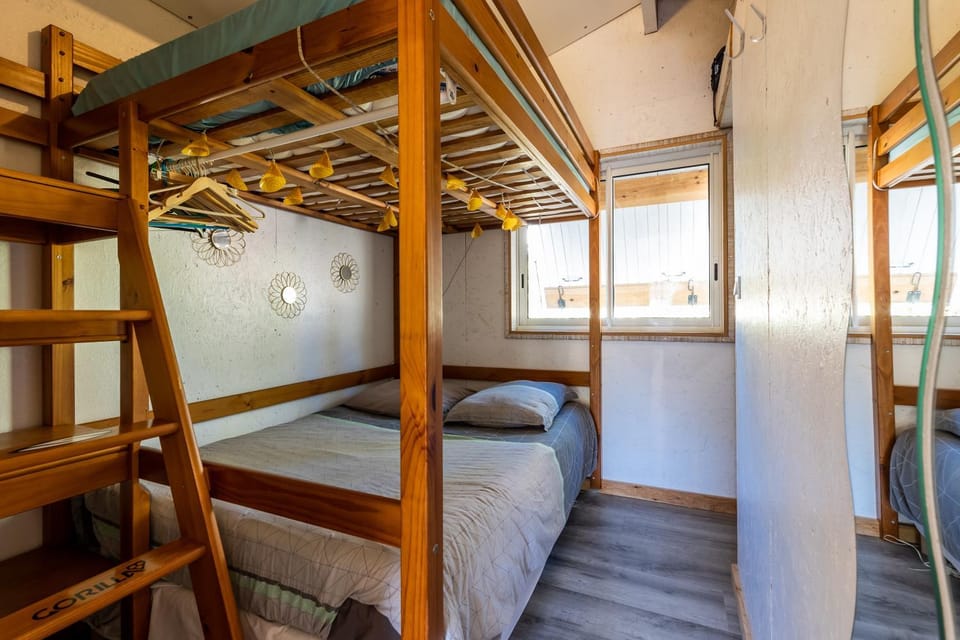 Property building, Living room, Bedroom