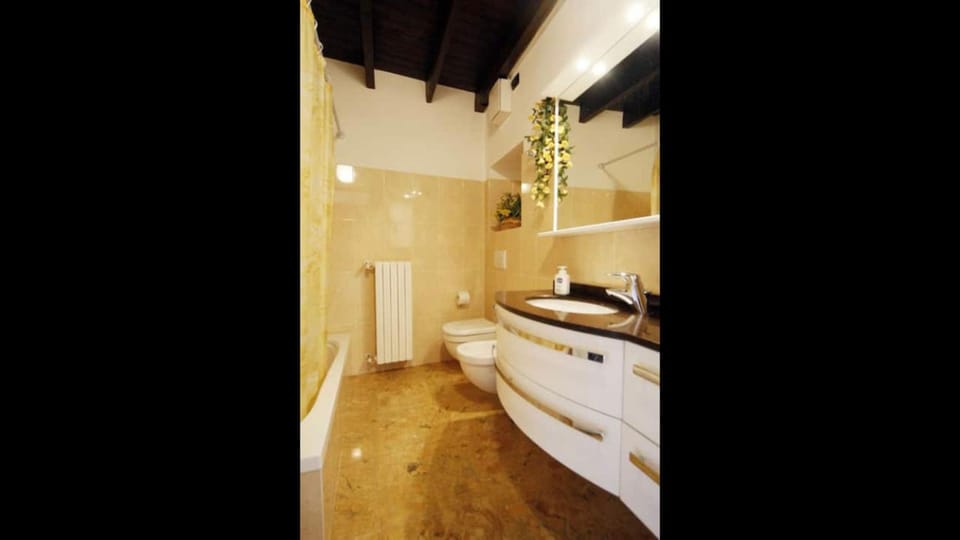 Bathroom, Living room