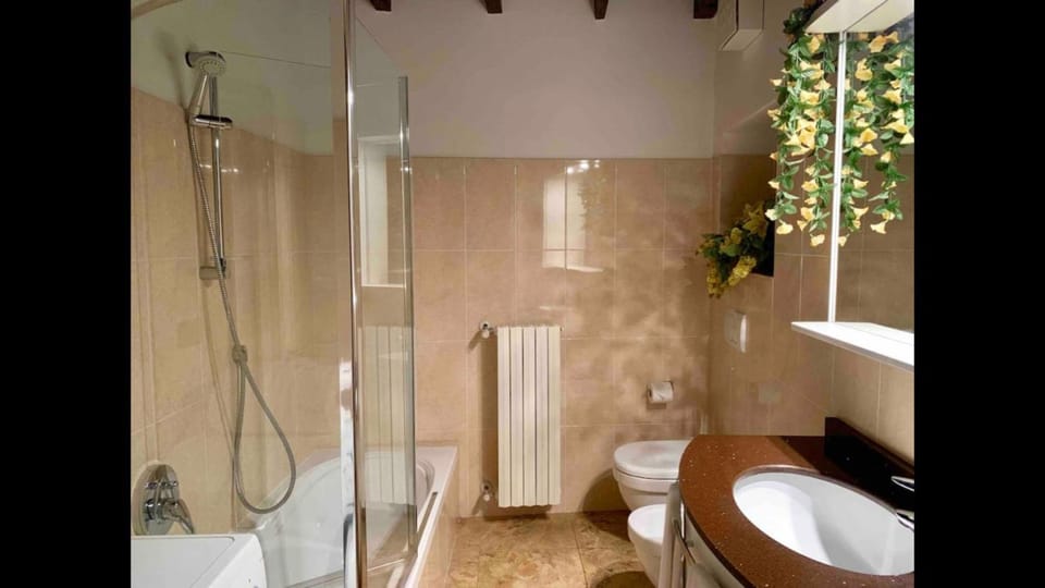 Bathroom, Living room