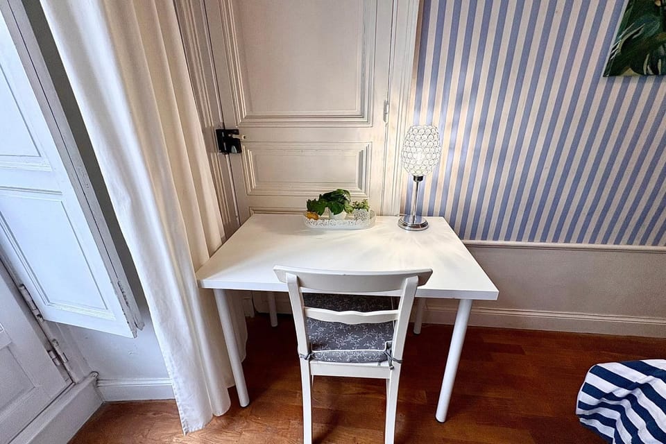 Bright apartment with a private balcony Apartment in Nantes