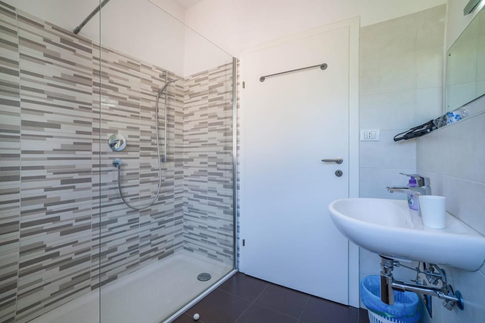 Bathroom, Living room
